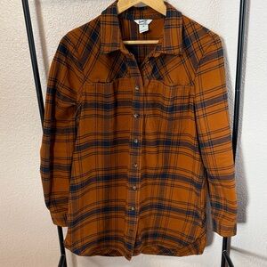 Duluth Trading Co Women's Long Rustic Orange and Navy Plaid Top